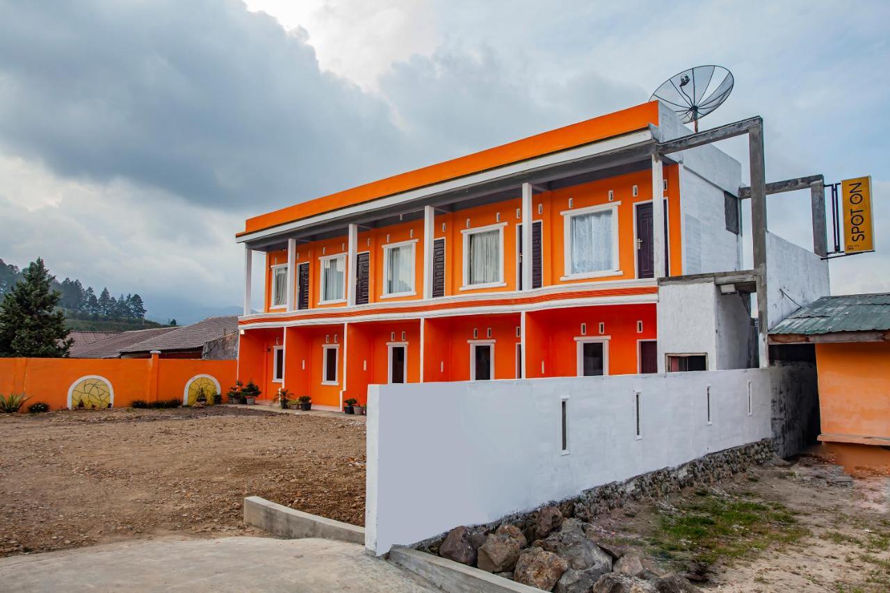 Spot On 2824 Hotel Permata Tongging Екстер'єр фото